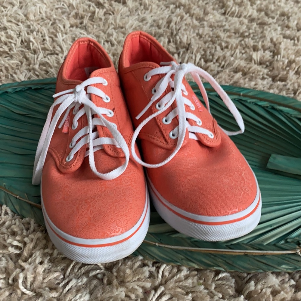 Vans Peach Low Top (like new)